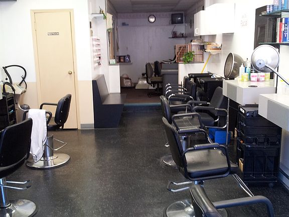 2nd image of 591 E Meadow Ave