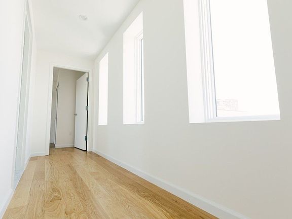 3rd image of 65 Graham Ave Penthouse 2