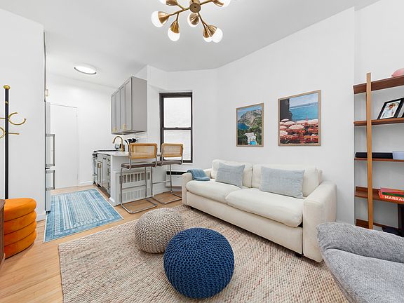 5th image of 121 E 10th St APT 3D