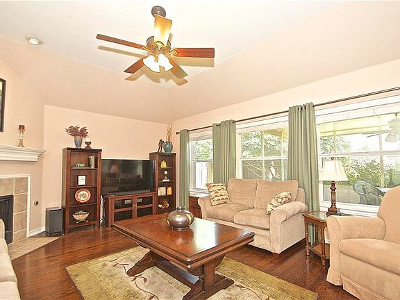4th image of 706 Dover Park Trl