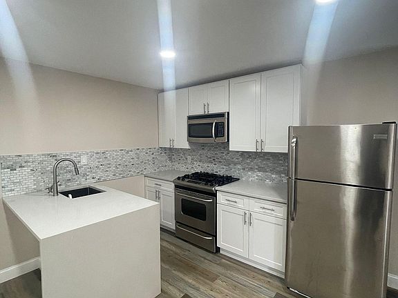 4th image of 42 Saint Pauls Ave #2