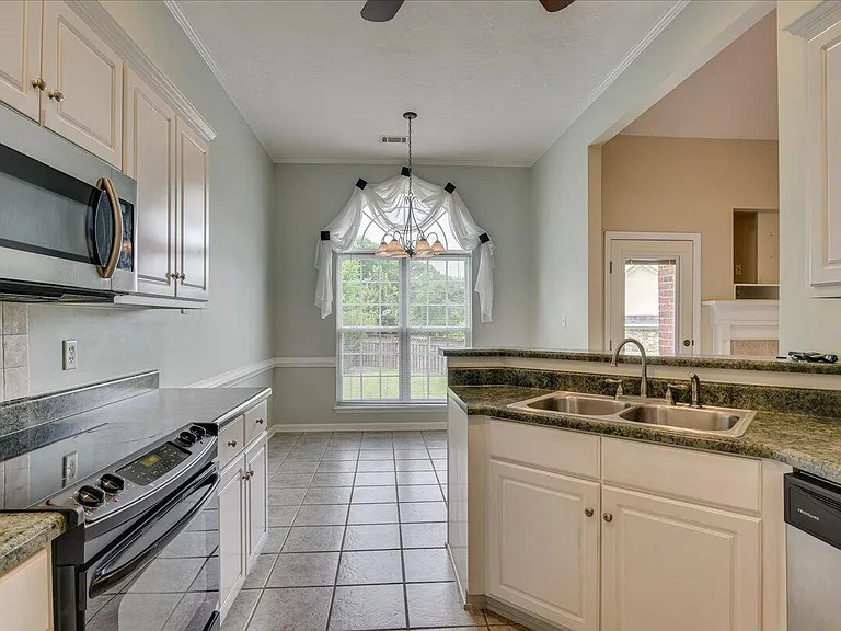 800 Cotswold Ct — Photo 15