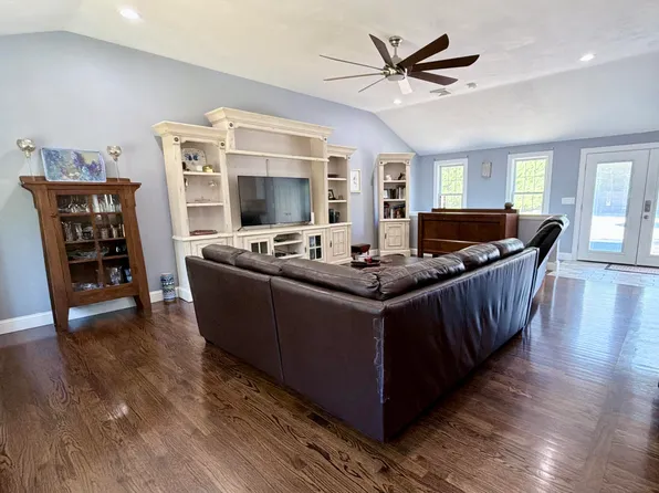 12 Ox Bow Road, East Falmouth, MA 02536