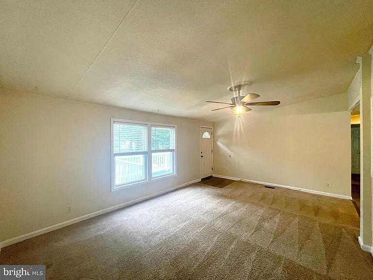 39819 Lady Baltimore Ave — Photo 2