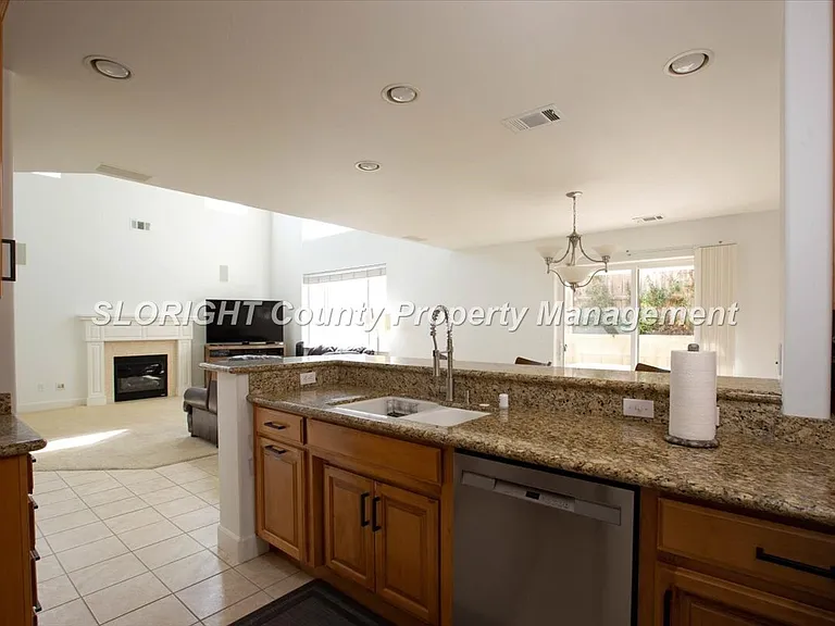 1149 Stonecrest Dr — Photo 7