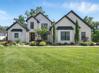618 E Argonne Dr, Saint Louis, MO 63122