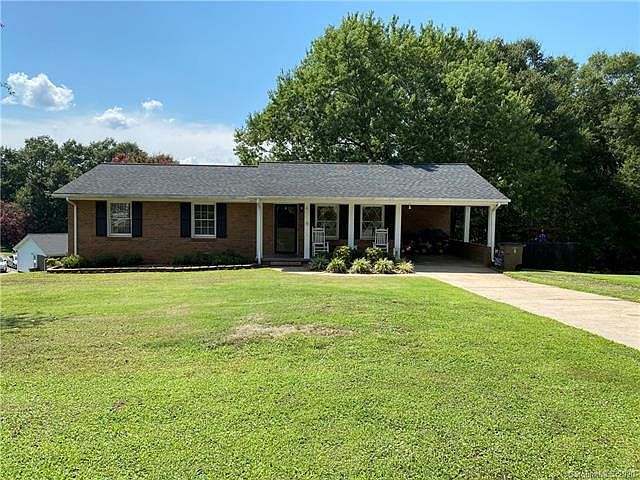 1st image of 3024 Hazel Dr
