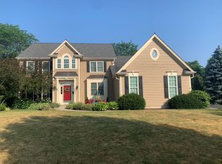 3601 Greenwood Ln, Saint Charles, IL 60175