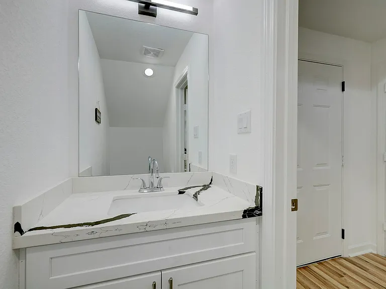 5126 Lyndhurst Dr #B — Photo 13
