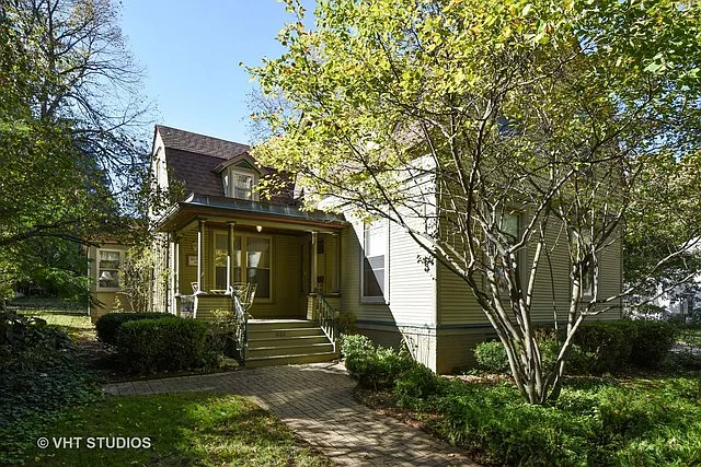 404 S 1st St photo 1