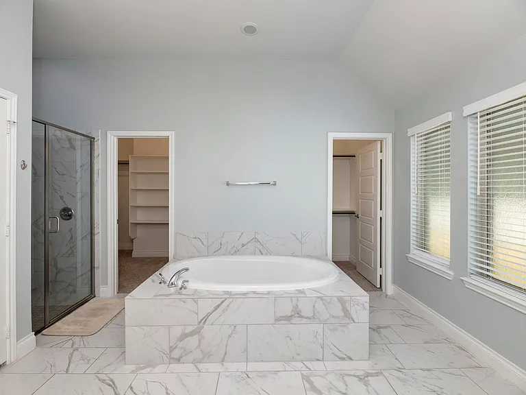 2421 Stella Ln — Photo 16
