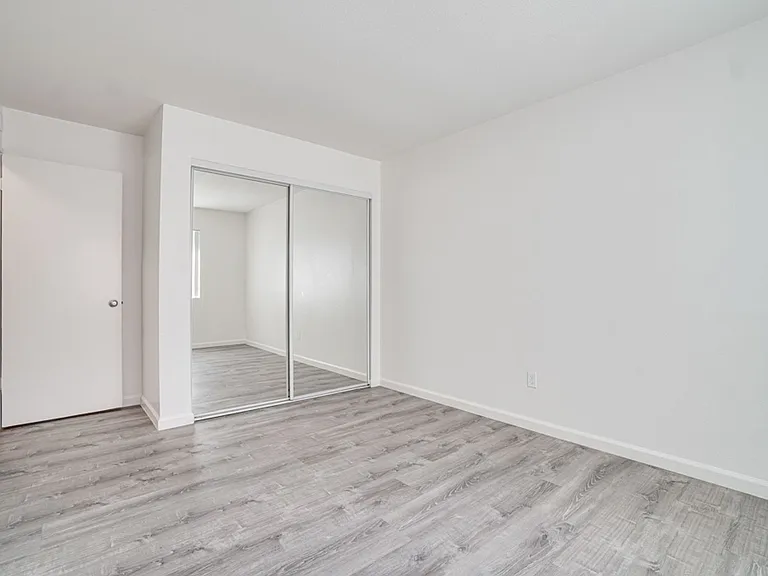 38th North Apartments — Photo 11