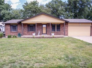 15 El Caballo Dr, Saint Peters, MO 63376