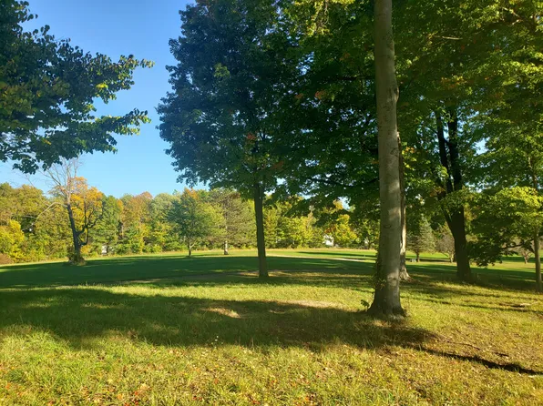 4827 Knoll Ct, Watervliet, MI 49098