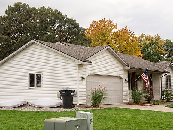5th image of 3884 Brookfield Dr