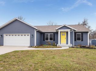 215 Corwin Meadows Dr, Lawrence, MI 49064