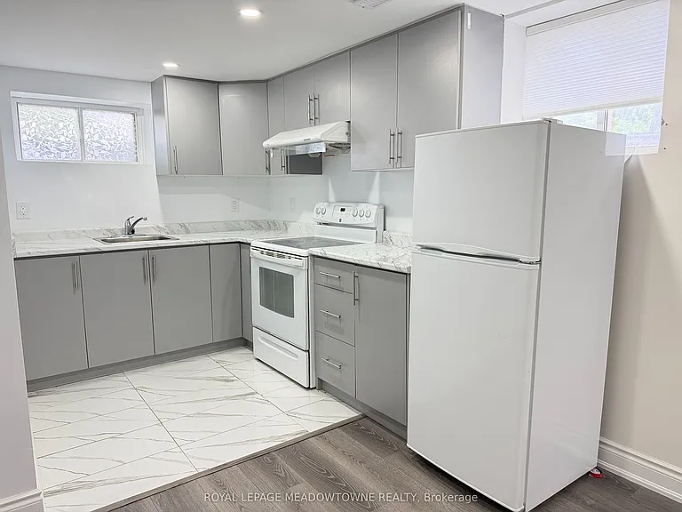 4 Keats Ave #BASEMENT — Photo 4