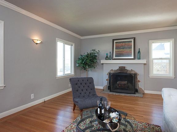 2nd image of 1026 10th Ave