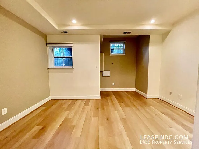 68 V St NW #1 — Photo 18
