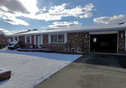 1st image of 2715 Fairlane Dr
