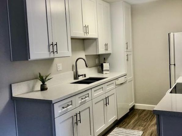 2330 Hosp Way Unit 303, Carlsbad, CA 92008 – 1-bedroom rental in Carlsbad