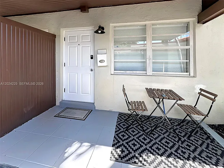 2810 SW 33rd Ave #1 — Photo 9