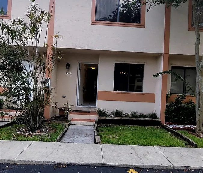 9092 NW 40th St #4 — Photo 2