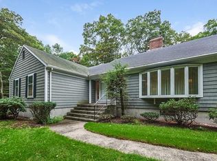 15 Ledgewood Dr, Dover, MA 02030