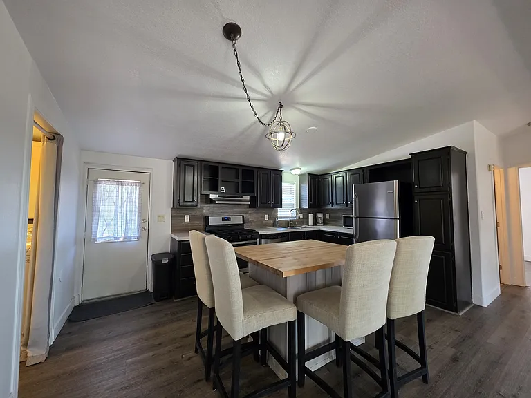 8082 Well Rd — Photo 1
