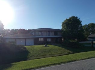 3388 W Lakeshore Dr, Crown Point, IN 46307