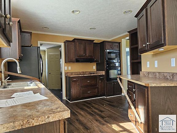 5th image of 1574 Grandview Rd