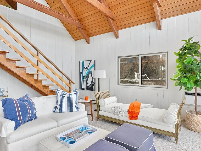 298 Dune Rd — Photo 14