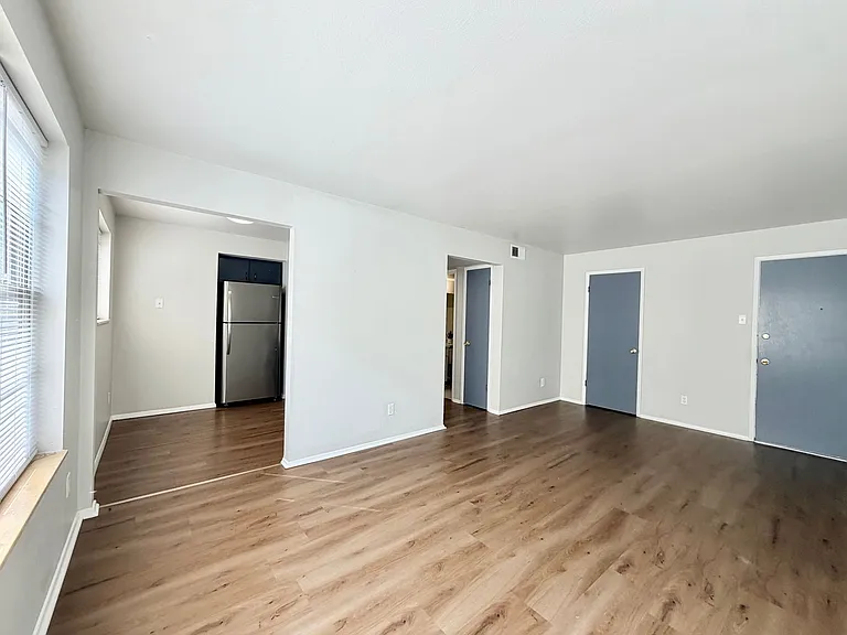 7412-7422 Gravois Ave — Photo 4