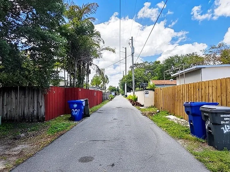 2619 Arthur St #1 — Photo 13