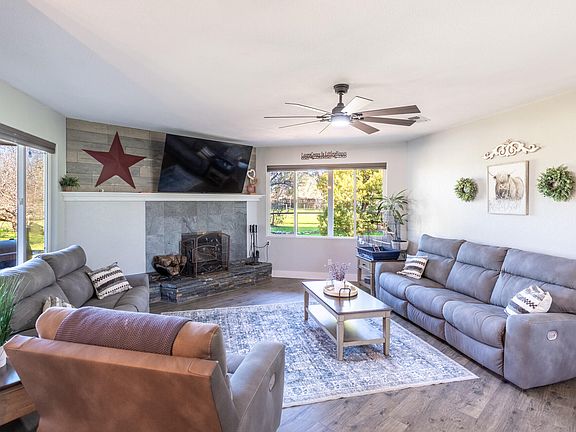 5th image of 8567 Winona Way