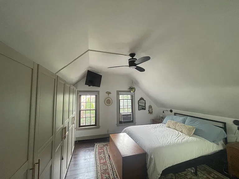 590 S Pearl St — Photo 14