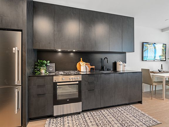 3rd image of 3686 Overland Ave #324