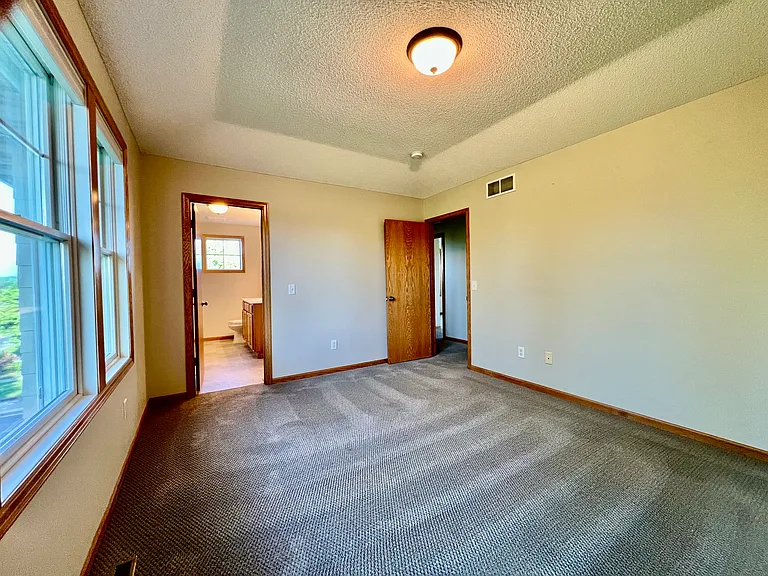 1922 Red Maple Ln — Photo 10