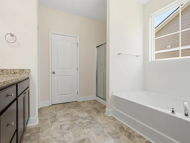 105 Grimsby Rd — Photo 18
