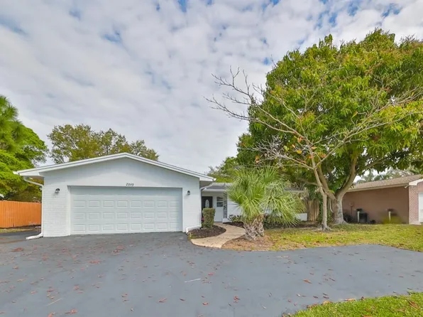 2889 62nd Ave S, Saint Petersburg, FL 33712