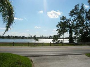 3502 Lake Osborne Dr, Lake Worth, FL 33461