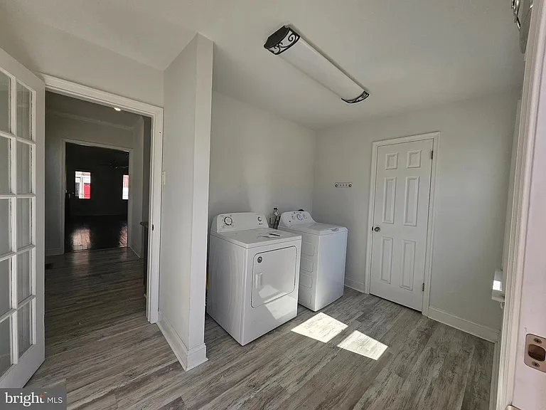 4637 Melrose St — Photo 20