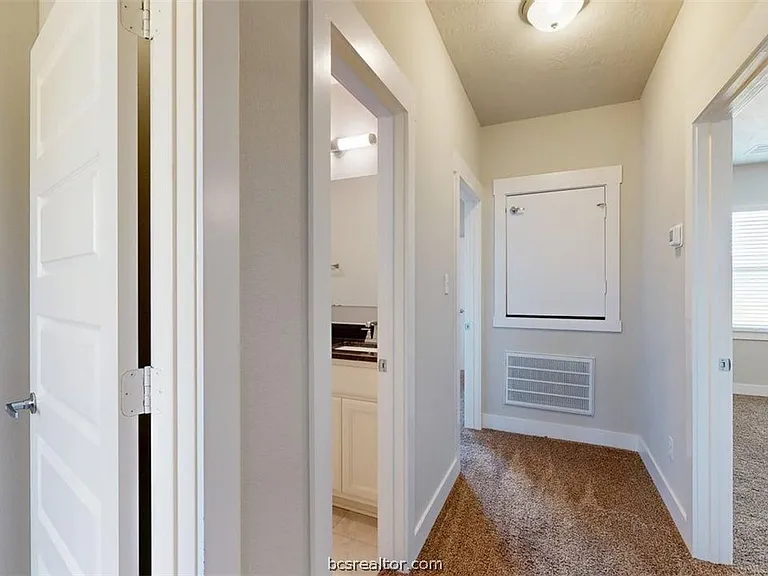 3901 Ws Phillips Pkwy — Photo 16