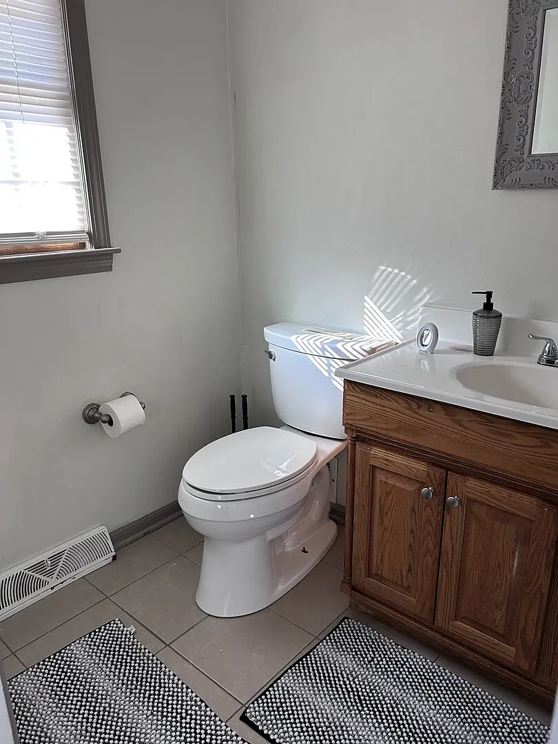 Olathe Hide Away — Photo 2