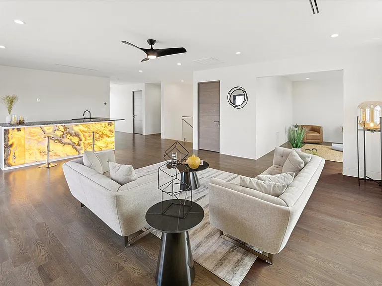 2610 Westgrove Ln — Photo 34