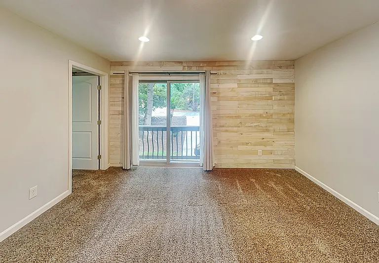 4623 Huntridge Dr NE — Photo 8
