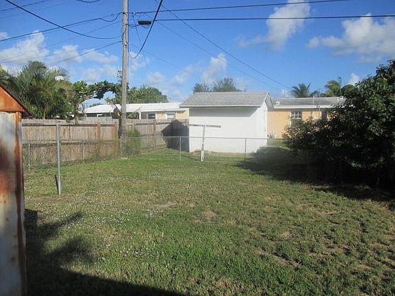 4th image of 4327 Winchester Ln