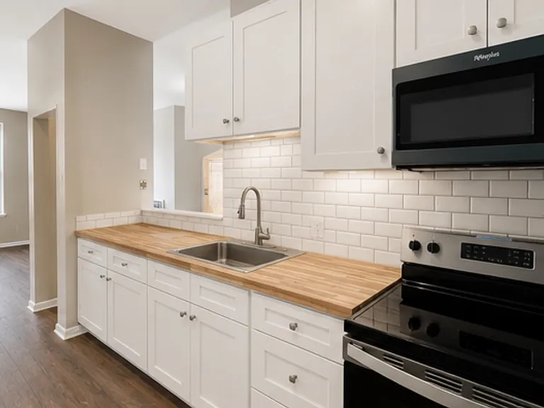811 Russell Blvd #1F — Photo 3