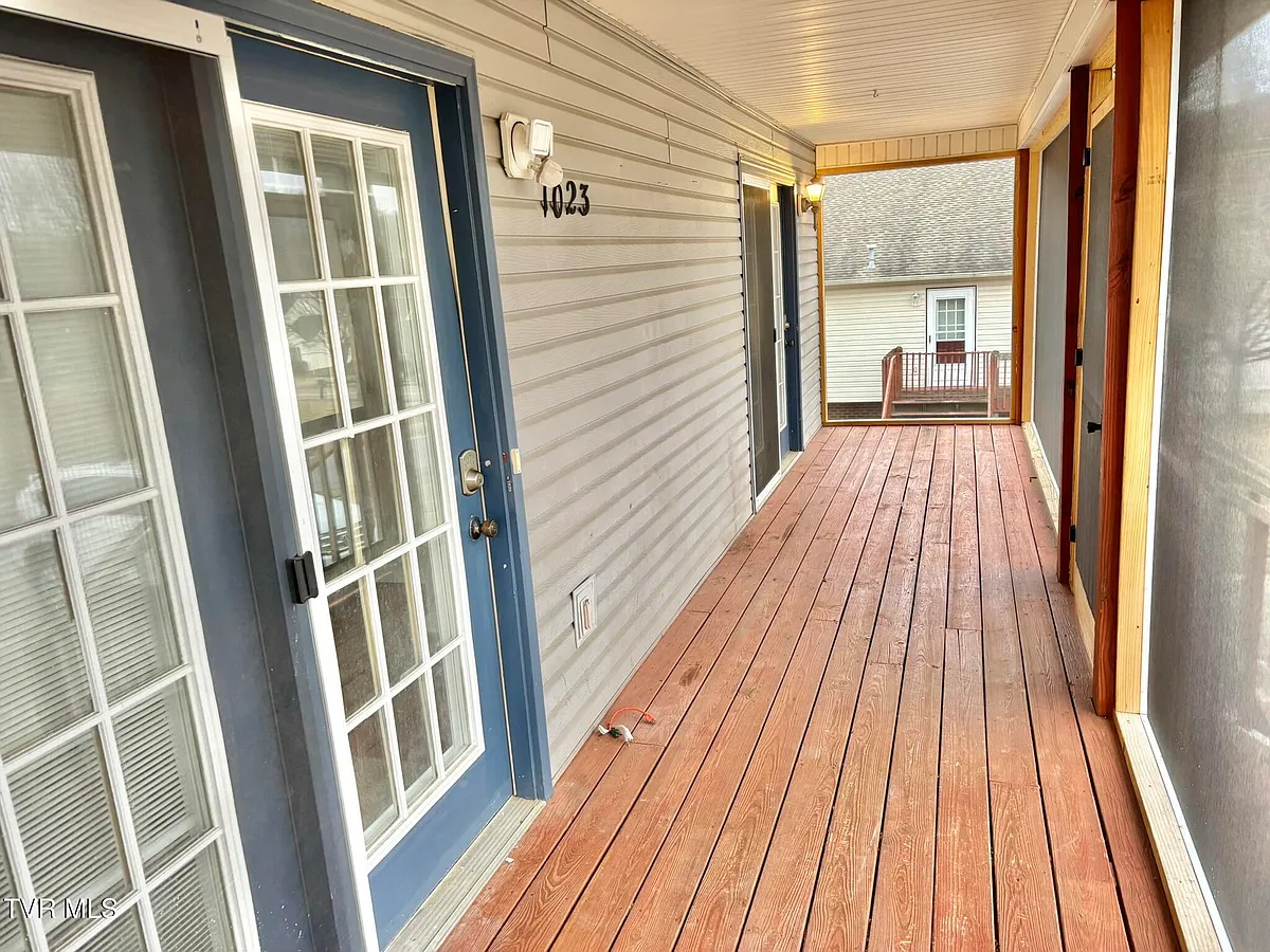 Building Photo - 1023 Justus Dr