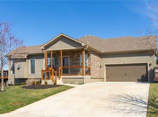 17415 S Raintree Dr, Olathe, KS 66062